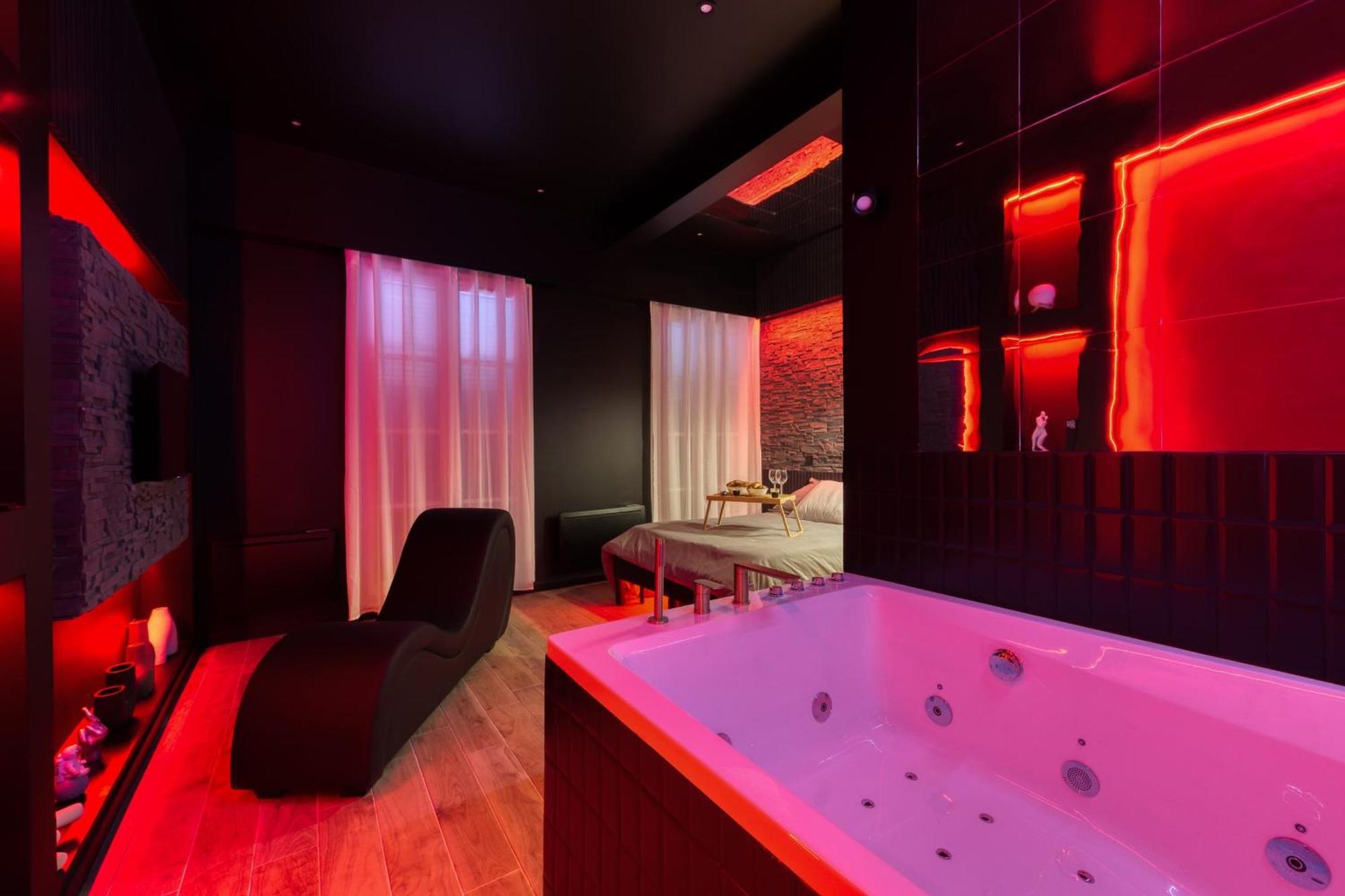 Suite Deluxe - Jacuzzi Melun Exterior foto