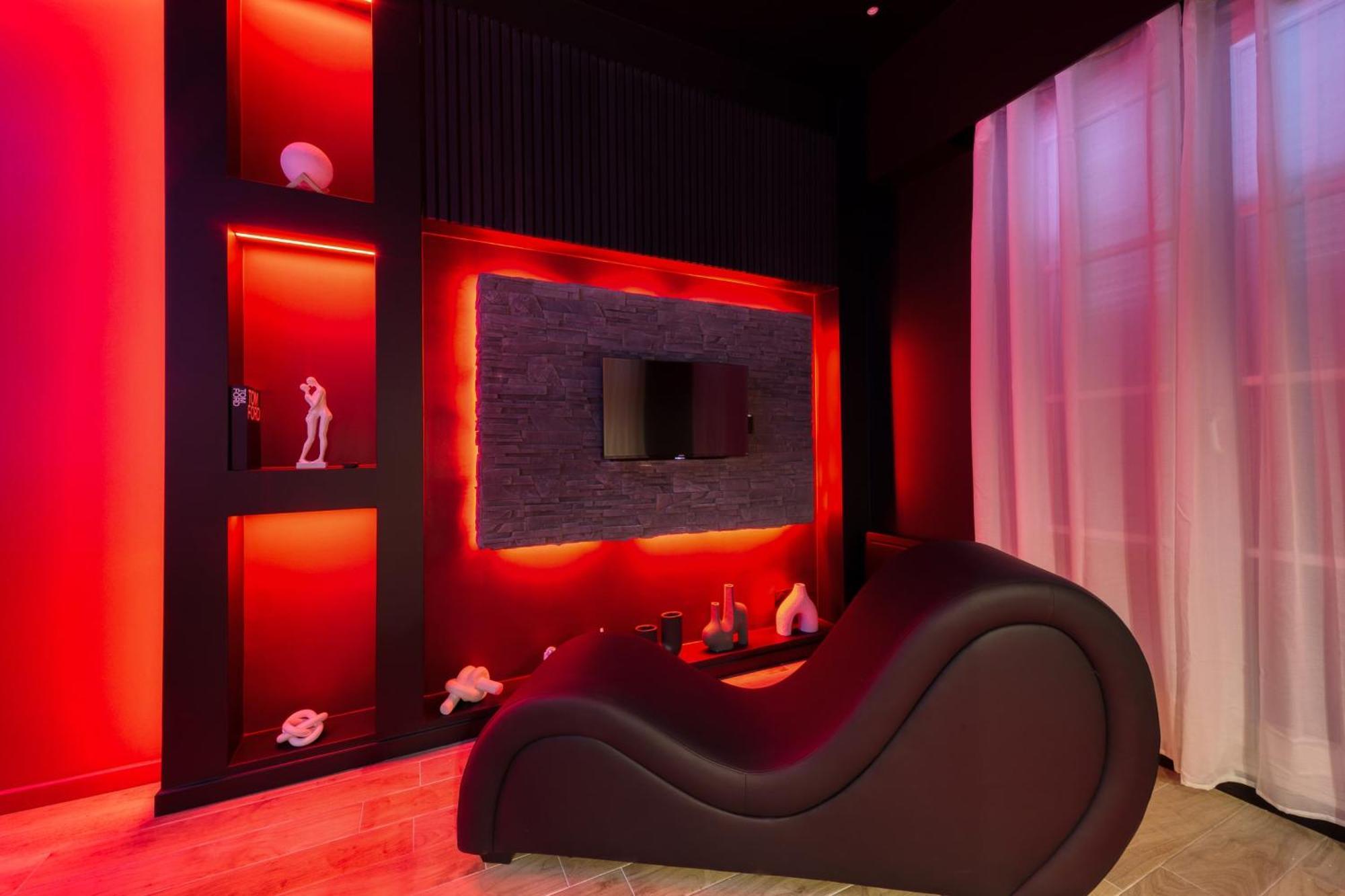 Suite Deluxe - Jacuzzi Melun Exterior foto