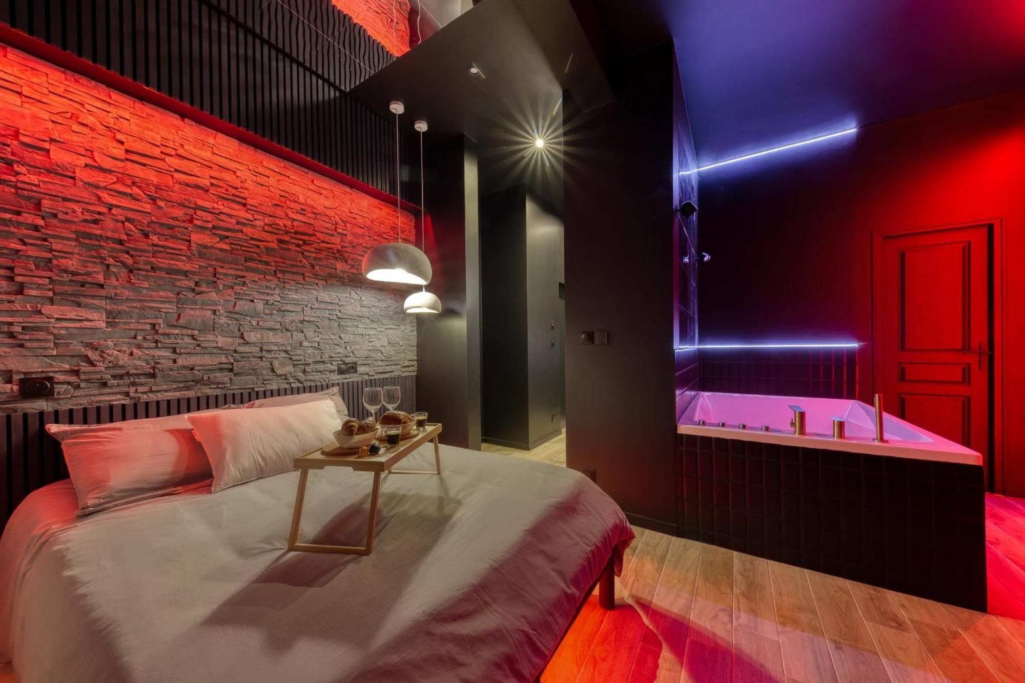 Suite Deluxe - Jacuzzi Melun Exterior foto